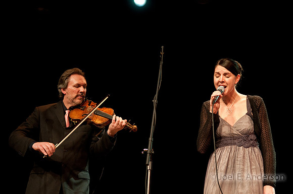 OConnor_Hot_Swing-20100121_DIG9563