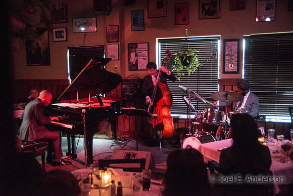 2016-Aaron Diehl Trio---8843